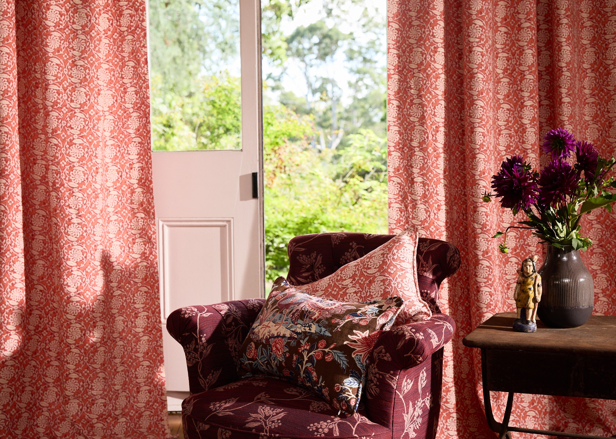 Pinwheel Coral Furnishing Linen