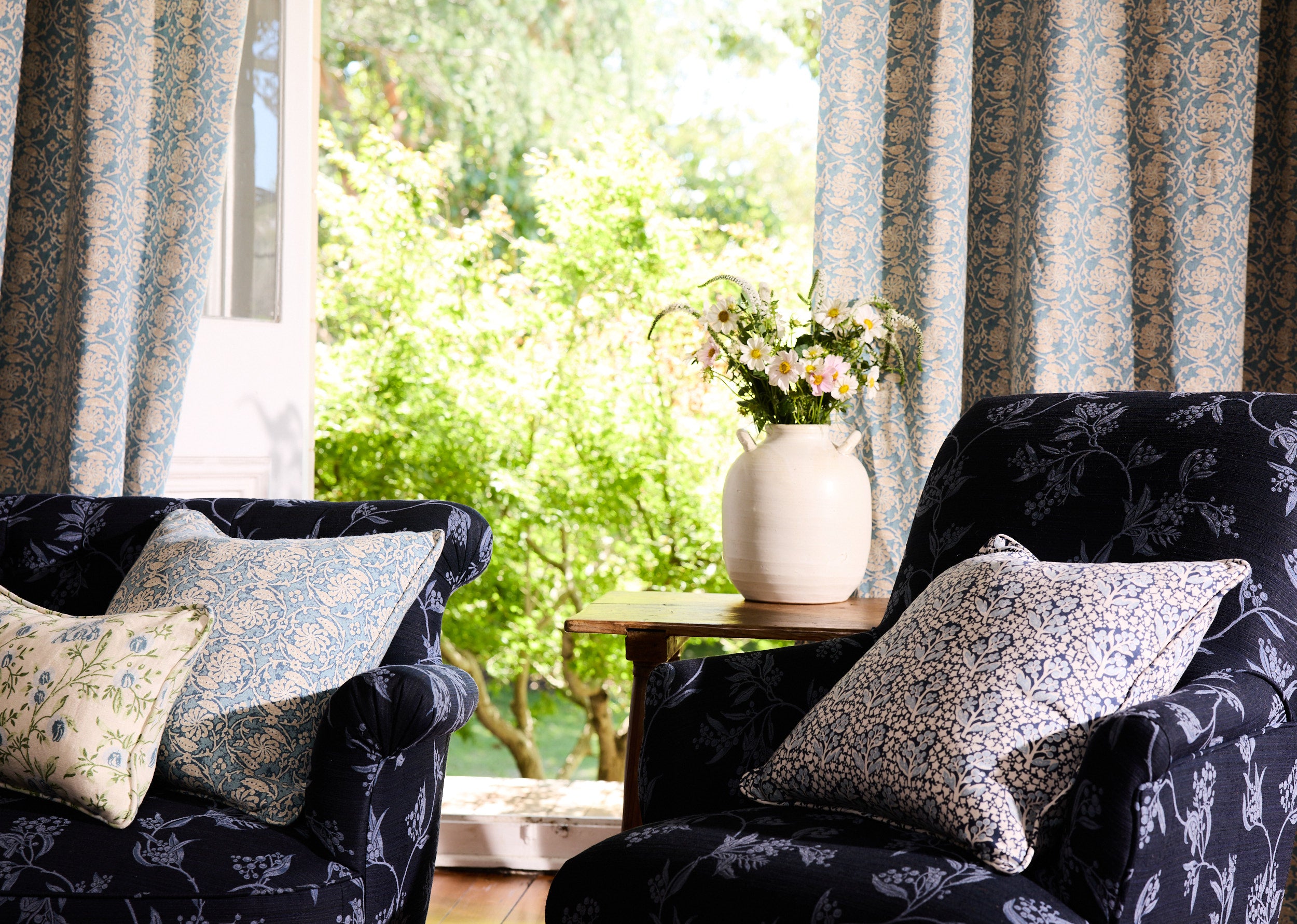 Pinwheel Ocean Furnishing Linen