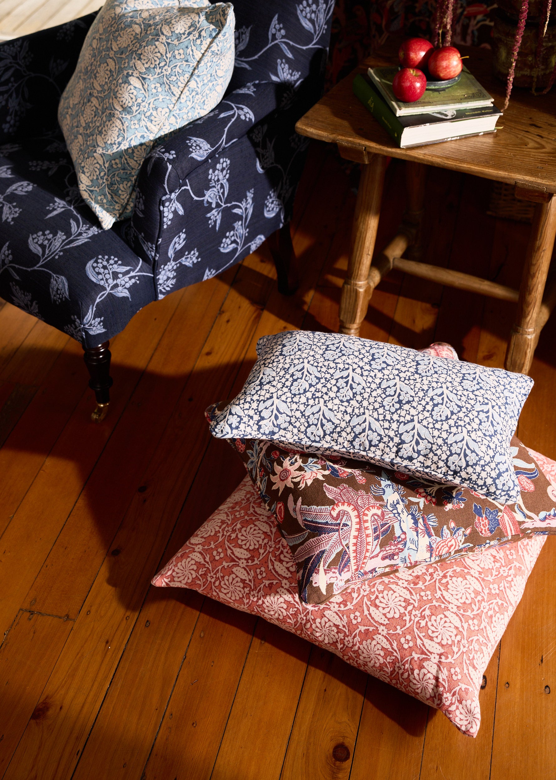 Pinwheel Coral Medium Cushion Cover