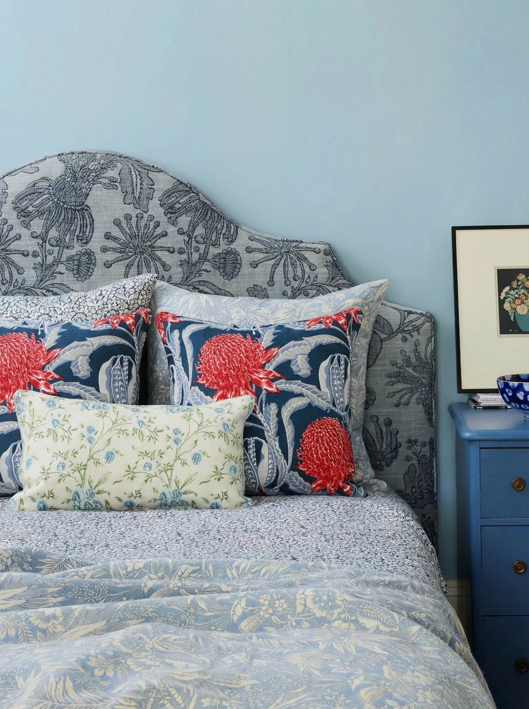 Waratah Heritage Medium Cushion Cover